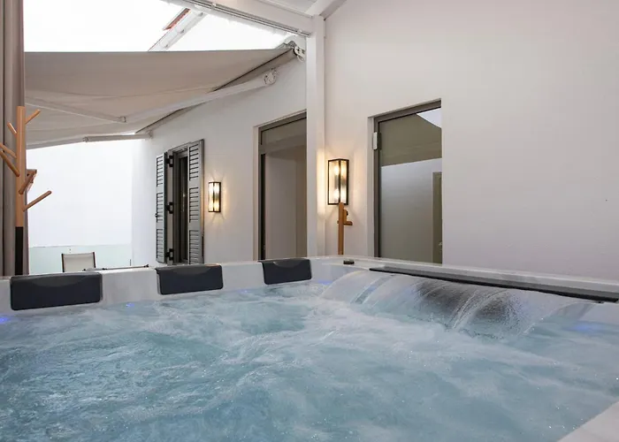 Dom wakacyjny Chania Luxury Retreat , Hammam & Outdoor Jacuzzi *